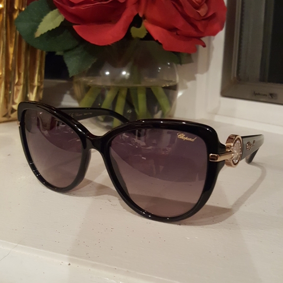 Chopard Women's black Sunglasses - Picture 1 of 8